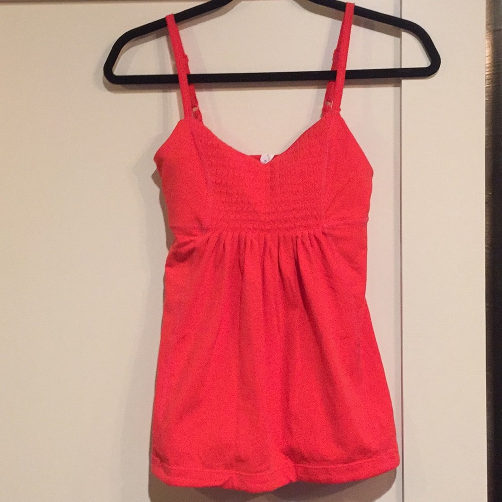 Lululemon tank